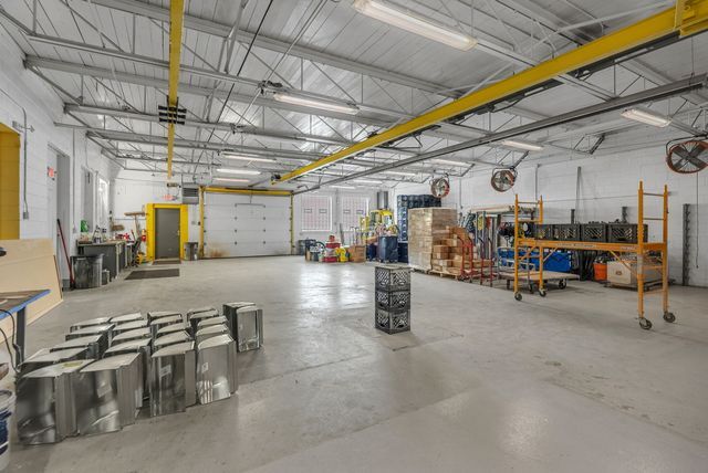 More Photos Of 13920 E 9 Mile Rd, Warren Warehouse For Lease