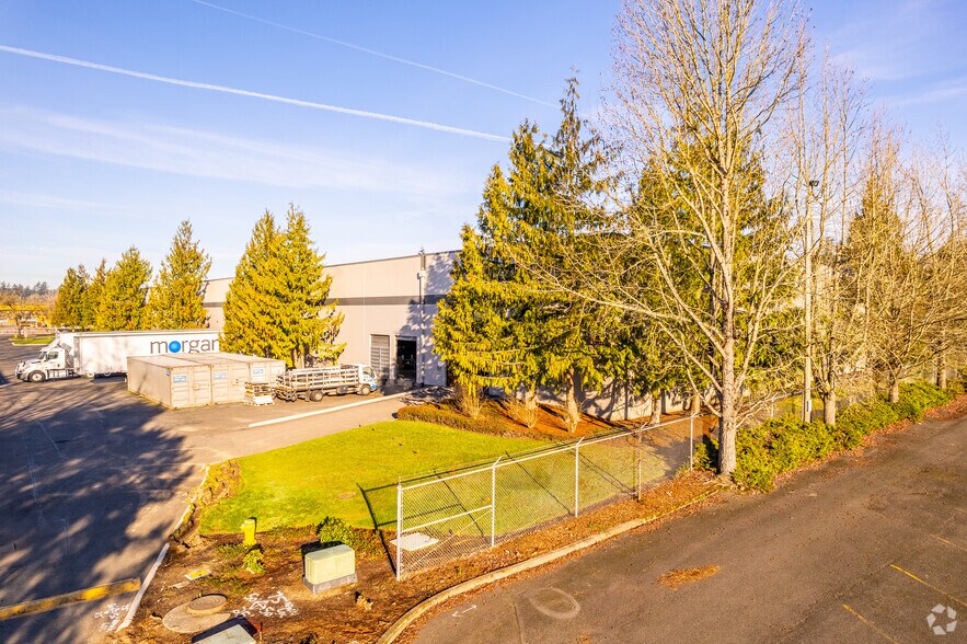 More Photos Of 14160 SW 72nd Ave, Tigard Warehouse For Lease