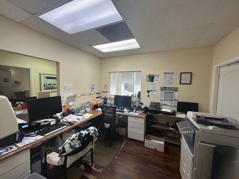 More Photos Of 1831A N Belcher Rd, Clearwater Medical For Sale