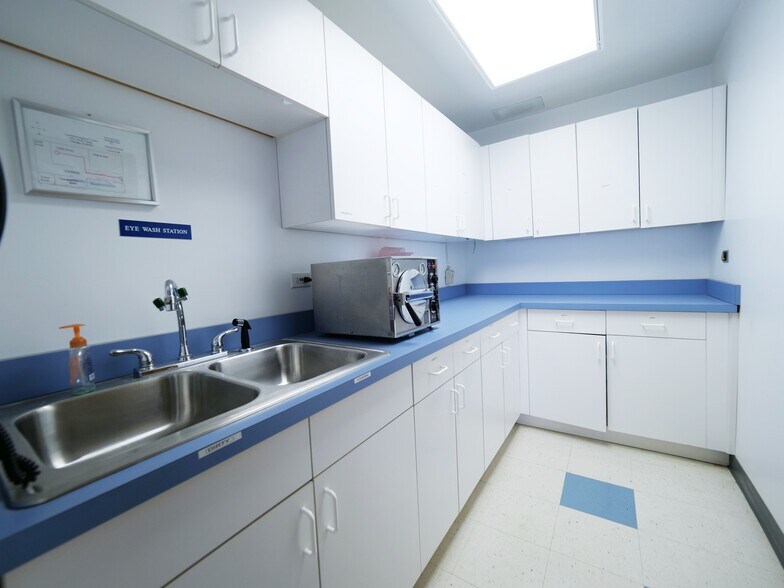 More Photos Of 6441-6453 S Pulaski Rd, Chicago General Retail For Sale