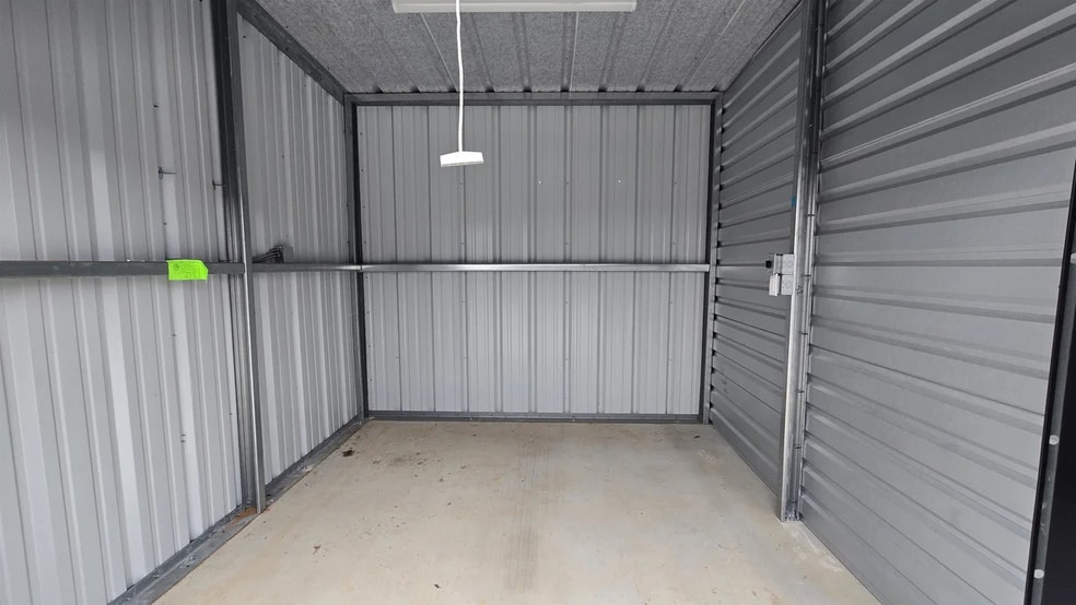 More Photos Of 2100 W Parkway St, Groves Self Storage For Sale