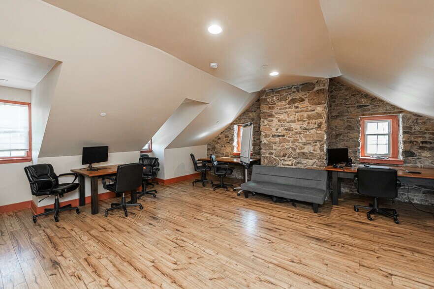 More Photos Of 10 N Main St, Phoenixville Medical For Sale