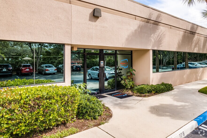 More Photos Of 751 Park of Commerce Dr, Boca Raton Research And Development For Lease