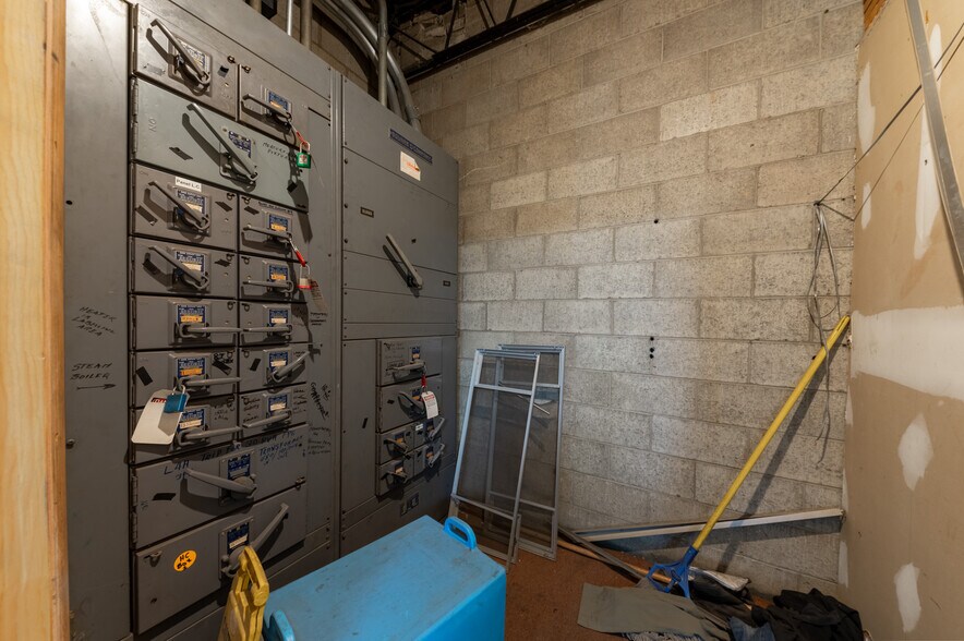 More Photos Of 714 Braddock View Dr, Mount Braddock Warehouse For Lease