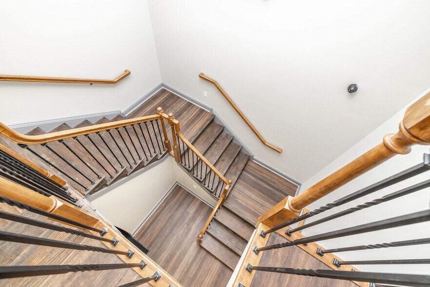 More Photos Of 411 Branchway Rd, Richmond Office Residential For Lease