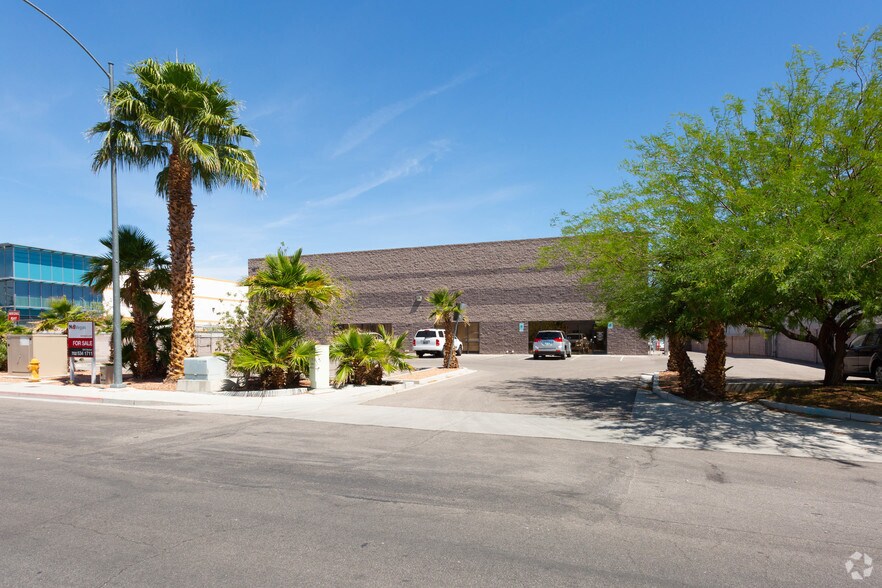 More Photos Of 1910 E Maule Ave, Las Vegas Warehouse For Sale