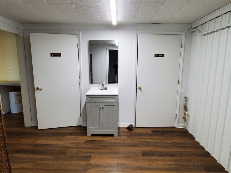 More Photos Of 1716 NC 39 Hwy S, Louisburg Office For Lease