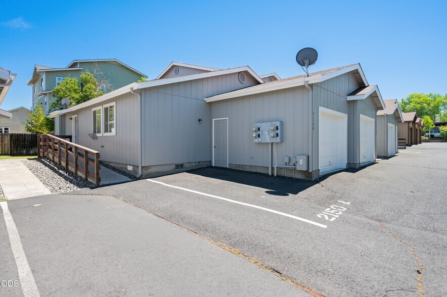 More Photos Of 2150 SW Canyon Dr, Redmond Apartments For Sale