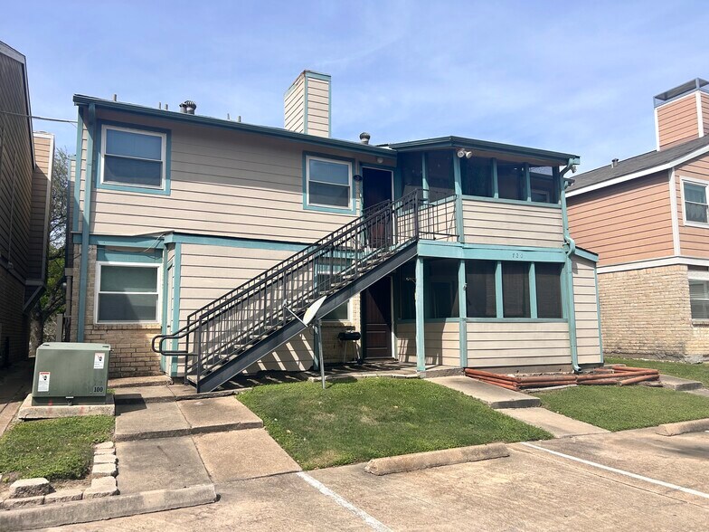 More Photos Of 720 Memorial Mews St, Houston Multifamily For Sale