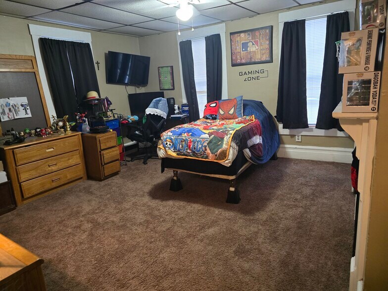More Photos Of 804 Railroad St, Monongahela Specialty For Sale