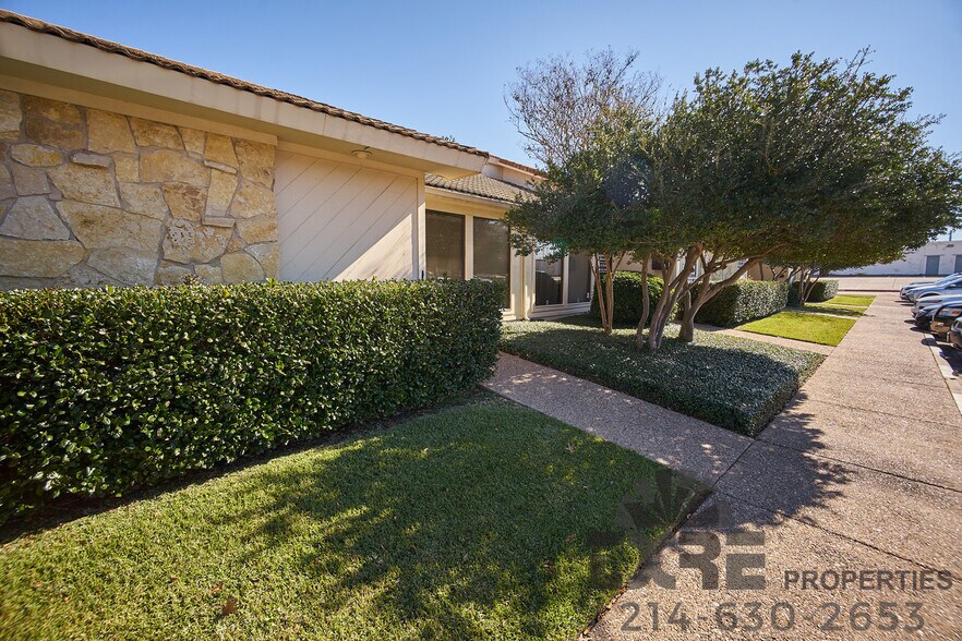 More Photos Of 1116-1126 W Pioneer Pky, Arlington Unknown For Lease
