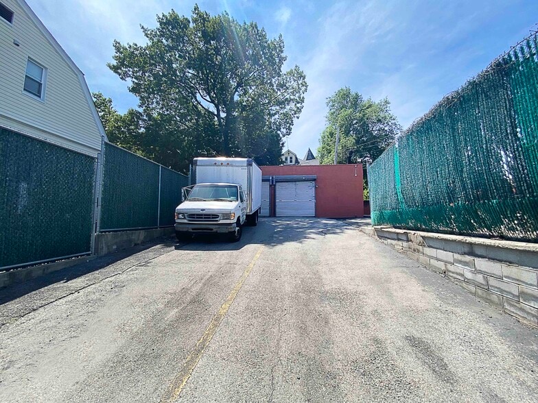 More Photos Of 403 E 3rd St, Mount Vernon Funeral Home For Sale