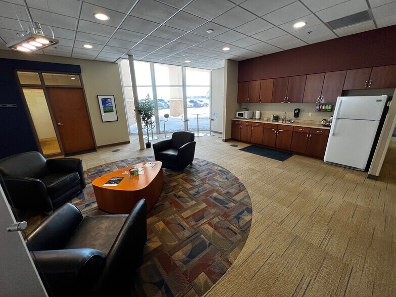 More Photos Of 3901 N Louise Ave, Sioux Falls Office For Lease