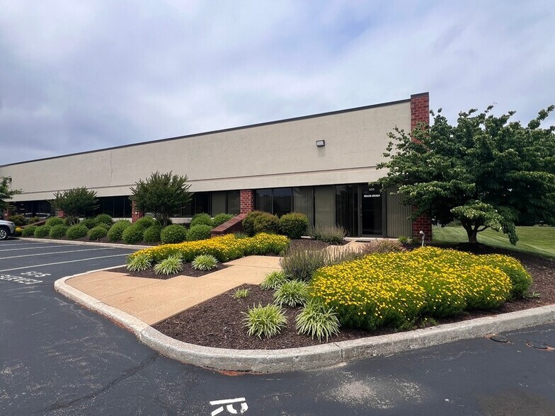Primary Photo Of 501-505 Gordon Dr, Exton Flex For Sale