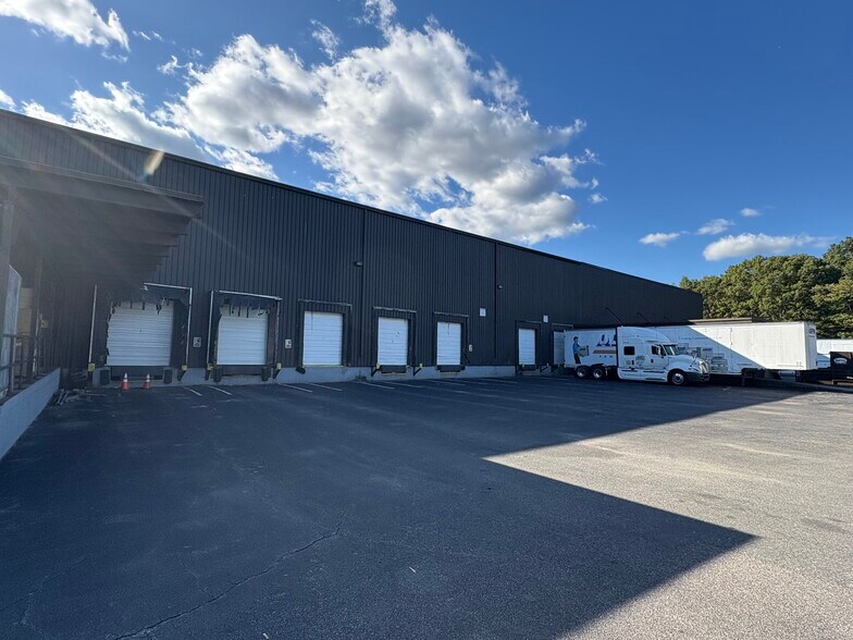 More Photos Of 2 Energy Way, West Warwick Distribution For Lease
