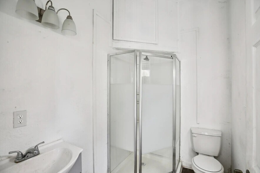 More Photos Of 242 Bishop, Livingston Apartments For Sale