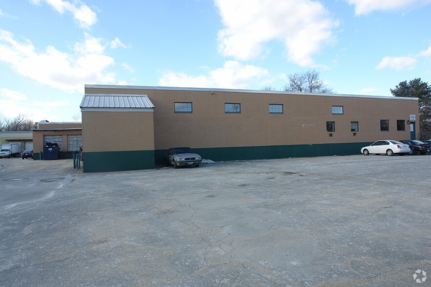 More Photos Of 360 Broadway, Taunton Warehouse For Lease