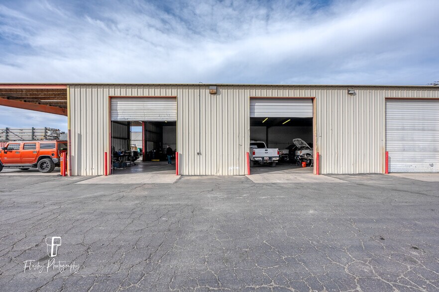 More Photos Of 7005 Downing Ave, Bakersfield Warehouse For Sale