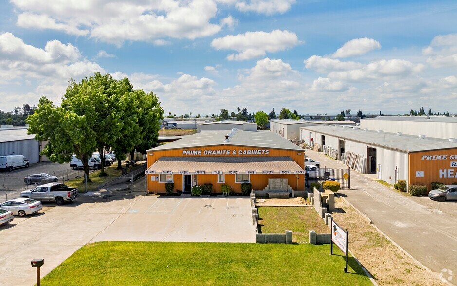 More Photos Of 250 Commerce Ave, Atwater Warehouse For Lease