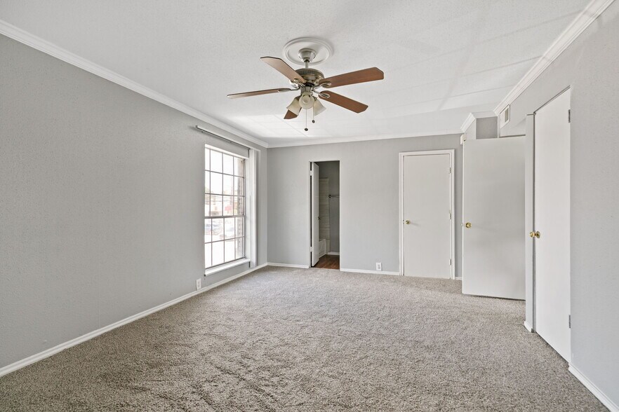 More Photos Of 3015 Greenridge Dr, Houston Apartments For Sale