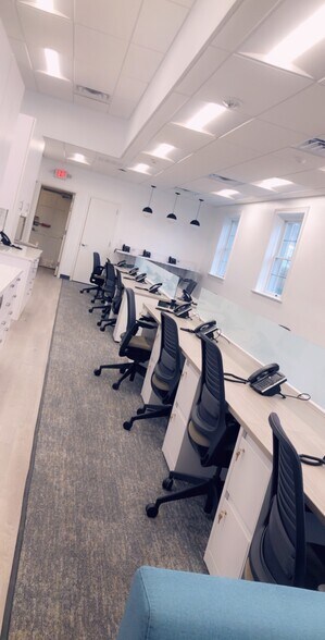 More Photos Of 263 Sea Cliff Ave, Sea Cliff Bank For Lease