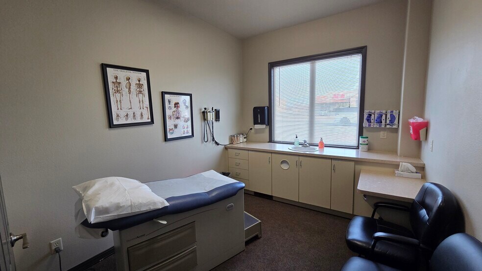 More Photos Of 3456 E 17th St, Ammon Medical For Lease