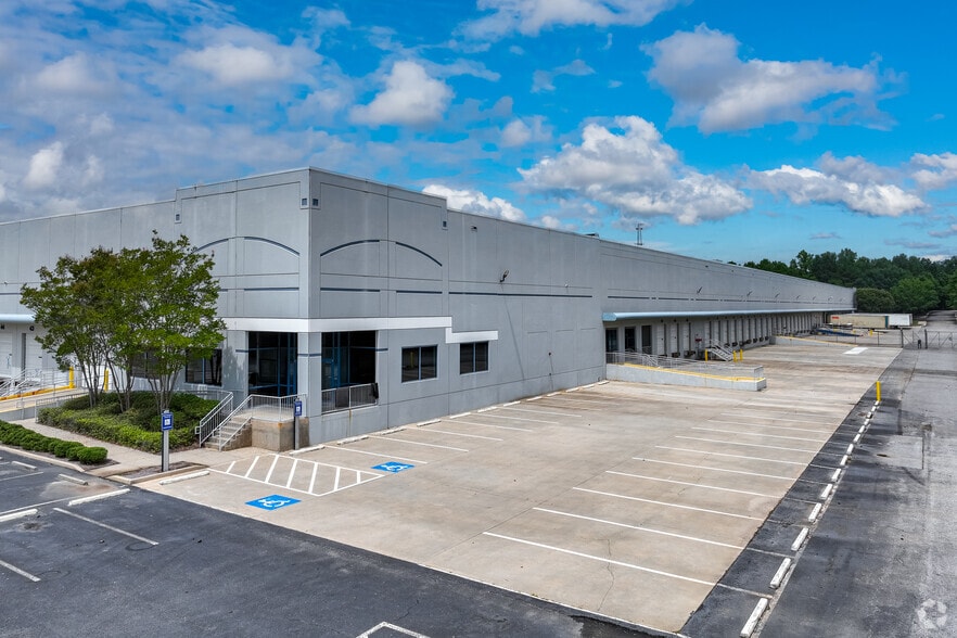 More Photos Of 3075 South Park Blvd, Ellenwood Distribution For Lease