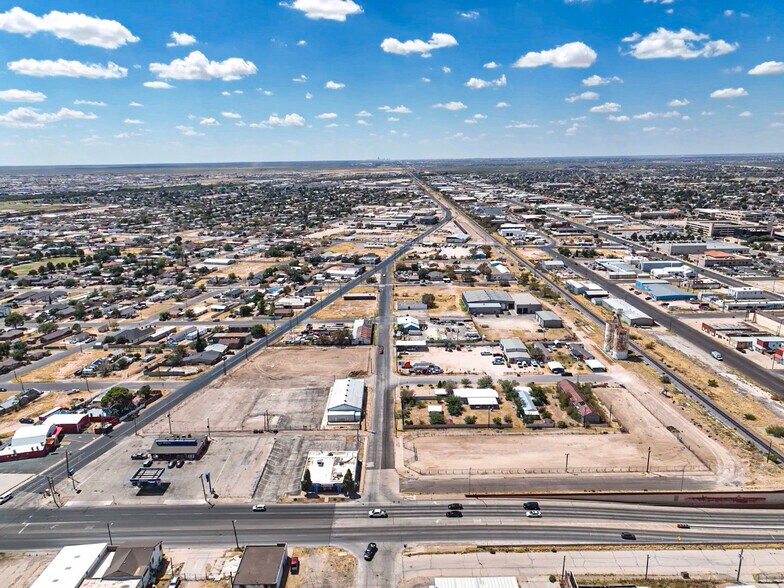 More Photos Of 300-305 S Grant Ave, Odessa Warehouse For Sale