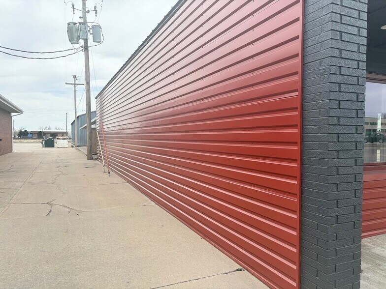 More Photos Of 212 W 1st St, Ogallala Office For Sale