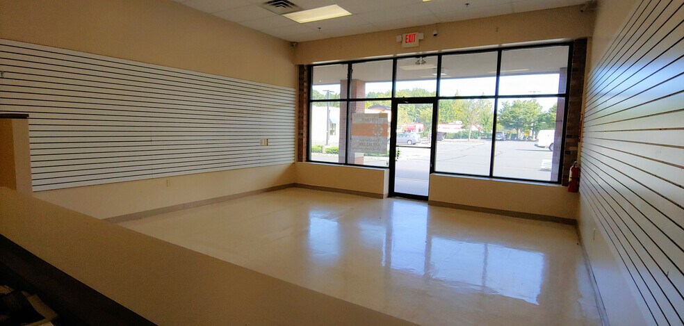 More Photos Of 811 - 825 Route 33, Hamilton Storefront For Lease