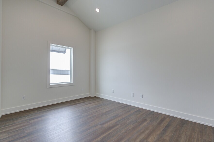 More Photos Of 8922 County Road 6820, Lubbock Warehouse For Sale