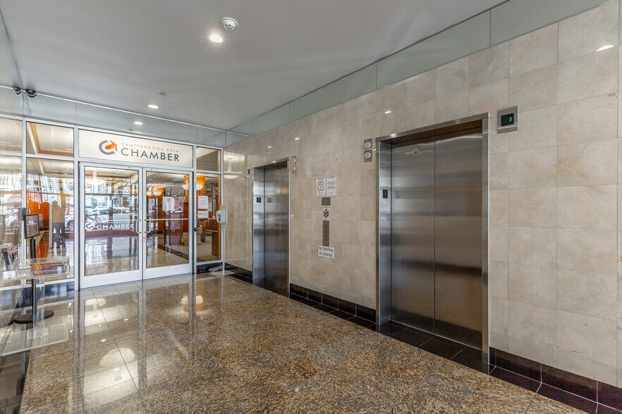 More Photos Of 811 Broad St, Chattanooga Medical For Lease