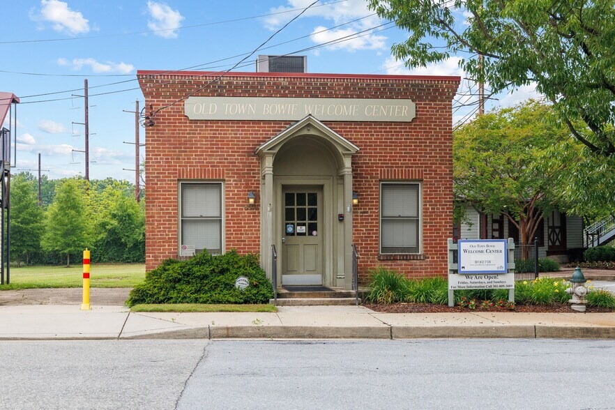 More Photos Of 8519 Chestnut Ave, Bowie Storefront For Sale