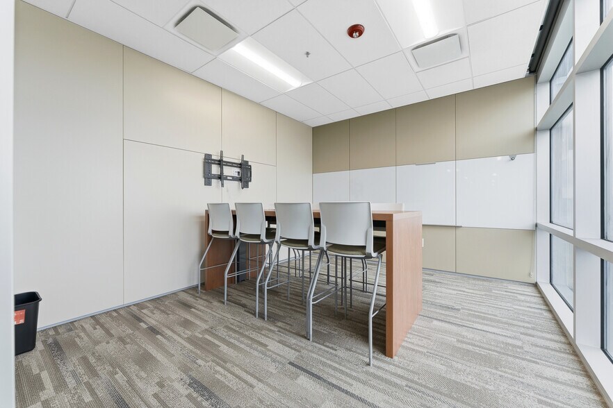 More Photos Of 423 Fortress Blvd, Morgantown Office For Sale