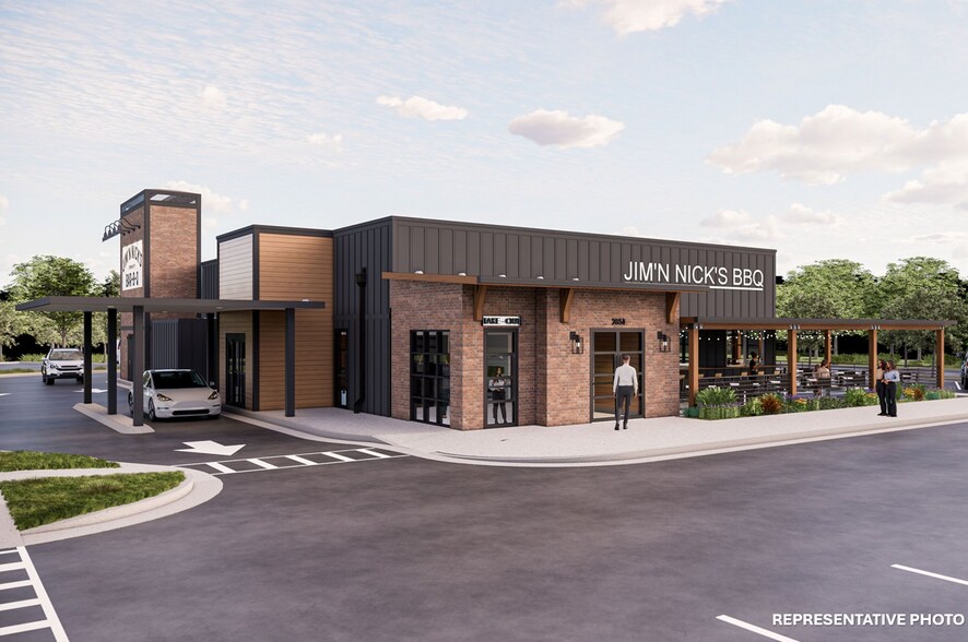 More Photos Of 264 E Main St, Hendersonville General Retail For Sale