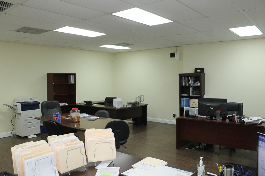 More Photos Of 223 S H St, Lake Worth Manufacturing For Lease