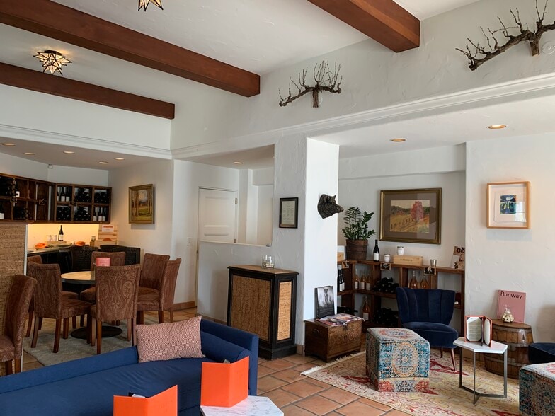 More Photos Of 5-129 El Paseo, Santa Barbara Unknown For Lease