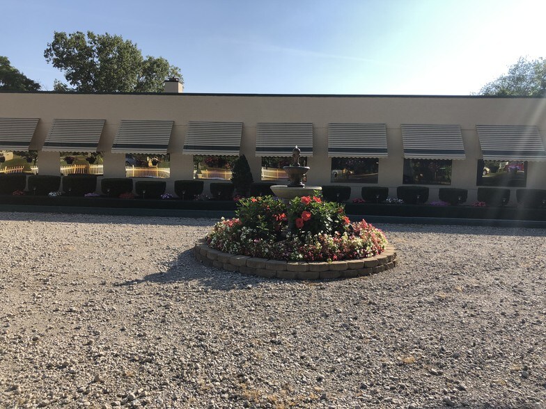 More Photos Of 56495 Grand River Ave, New Hudson Warehouse For Lease