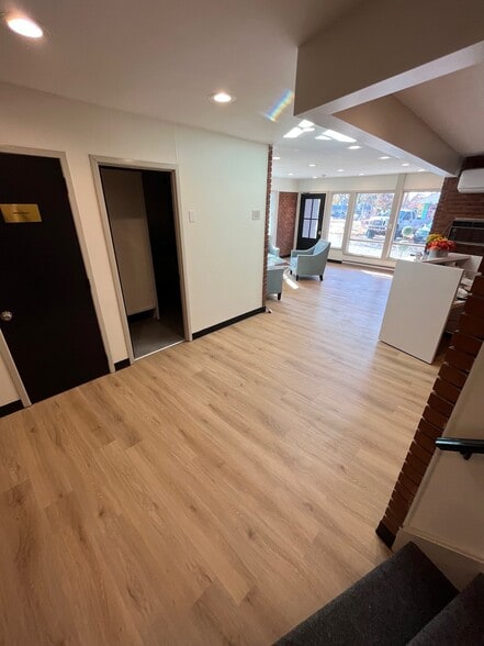 Primary Photo Of 357 E Center St, Manchester Office For Lease