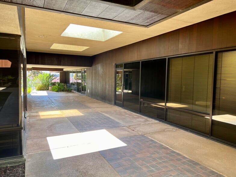 More Photos Of 2019 Westwind Dr, Bakersfield Office For Sale