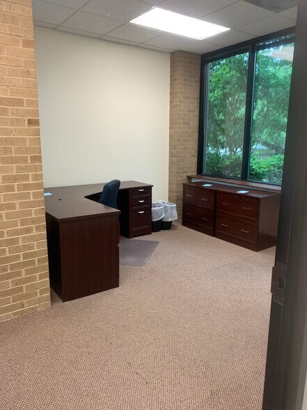 More Photos Of 9300 Jollyville Rd, Austin Office For Lease