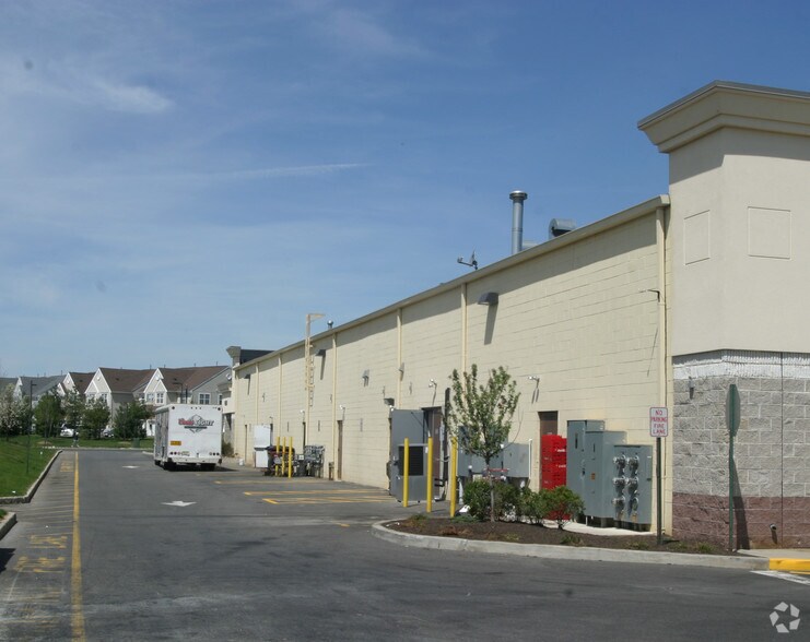 More Photos Of 24 Summerfield Blvd, Dayton Supermarket For Sale