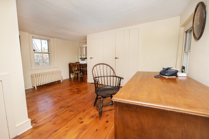 More Photos Of 69 E Oakland Ave, Doylestown Office For Sale