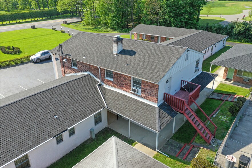 More Photos Of 4100 Albany Post Rd, Hyde Park Hotel For Sale