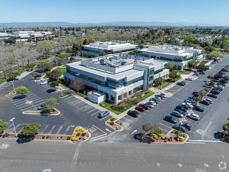 More Photos Of 1400 Bridge Pky, Redwood City Research And Development For Lease