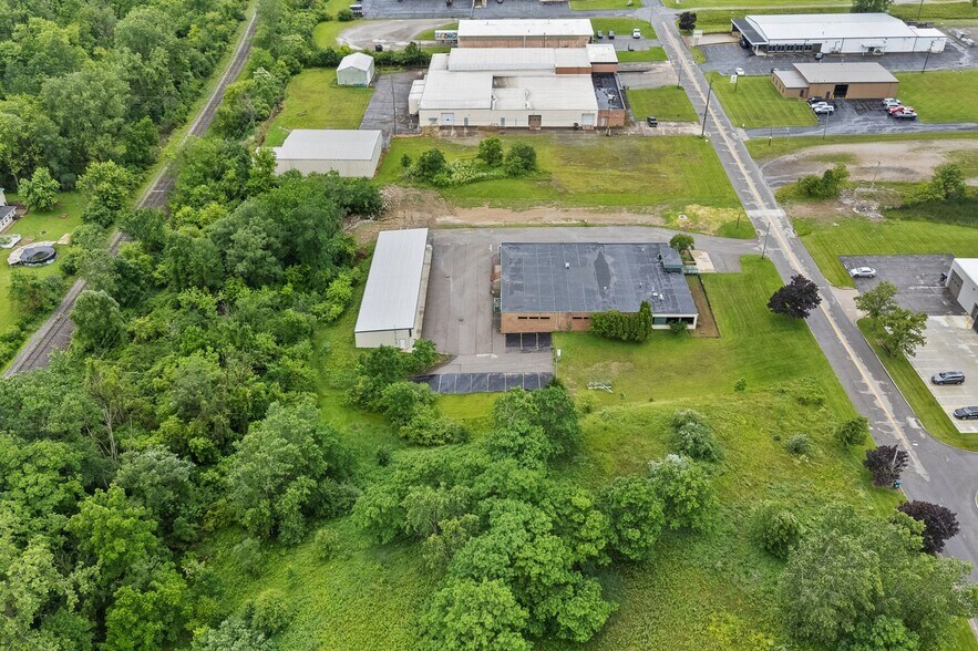 More Photos Of 1075 National Pky, Mansfield Office For Sale