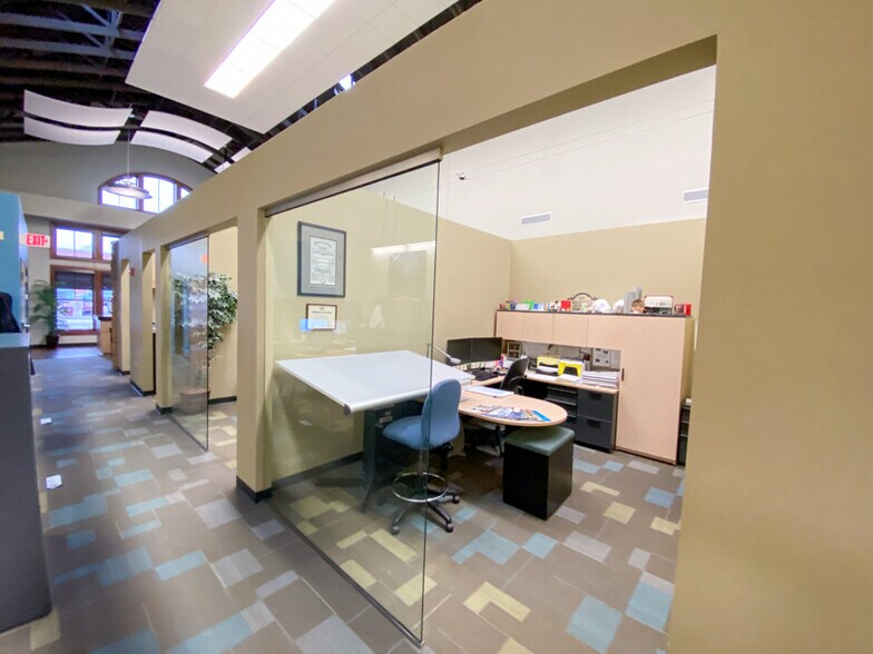 More Photos Of 10 S Shumway Ave, Batavia Office For Lease