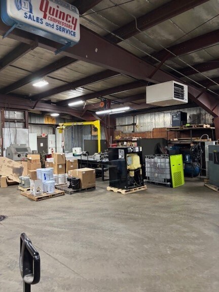 More Photos Of 733 Mike McCarthy Way, Green Bay Light Manufacturing For Lease