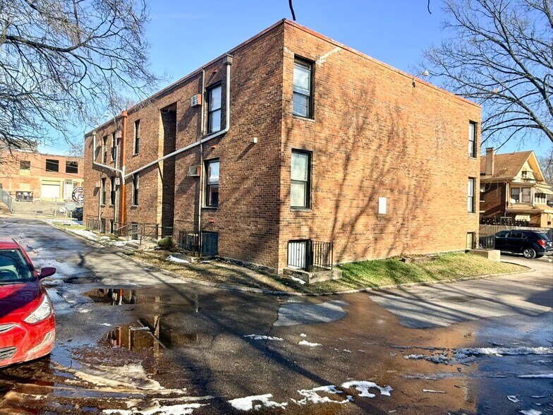 More Photos Of 911-913 Rogers Pl, Cincinnati Apartments For Sale