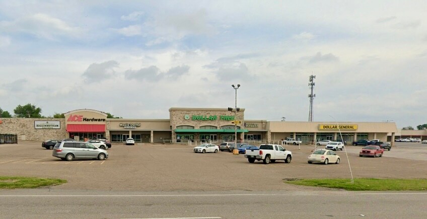 Primary Photo Of 1001 E Milam St, Mexia Storefront For Lease